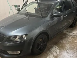 Grau Gebraucht 2016 Skoda Octavia Kombi | 7.999 € (Guter Preis)