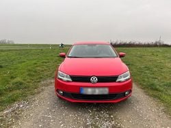 Rot Gebraucht 2012 VW Jetta Limousine | 5.500 € (Fairer Preis)