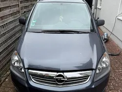 Blau Gebraucht 2010 Opel Zafira Van / Kleinbus | 4.699 € (Fairer Preis)