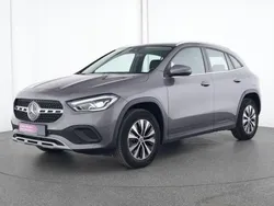 Grau Gebraucht 2023 Mercedes GLA180 Style SUV | 29.765 € (Guter Preis)