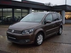 Braun Gebraucht 2011 VW Touran Highline Van / Kleinbus | 6.980 € (Fairer Preis)