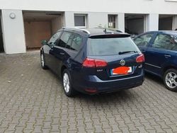 Blau Gebraucht 2015 VW Golf VII Kombi | 7.400 € (Guter Preis)