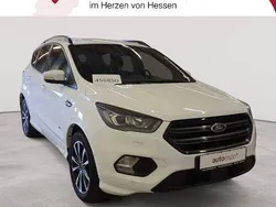 Frostweiß Gebraucht 2018 Ford Kuga ST-Line SUV | 17.790 € (Fairer Preis)
