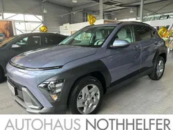 Blau (meta blue / mic) Gebraucht 2024 Hyundai Kona Trend SUV | 27.600 € (Fairer Preis)