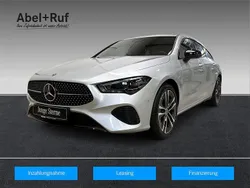 Silber Gebraucht 2024 Mercedes CLA200 Night Limousine | 33.379 € (Superpreis)
