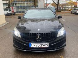 Schwarz Gebraucht 2015 Mercedes A200 AMG line Limousine | 16.400 € (Etwas zu teuer)