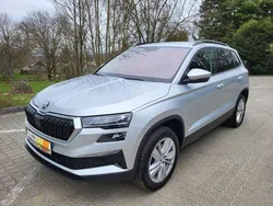 Brilliantsilber metallic Gebraucht 2024 Skoda Karoq Style SUV | 32.985 € (Etwas zu teuer)