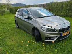 Grau Gebraucht 2014 BMW 220 Active Tourer Van / Kleinbus | 10.900 €