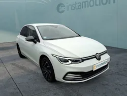 Weiß Gebraucht 2023 VW Golf VIII Active Limousine | 25.170 € (Fairer Preis)