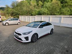 Weiß Gebraucht 2019 Kia ProCeed GT Kleinwagen | 19.400 € (Fairer Preis)