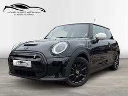 Schwarz Gebraucht 2023 Mini Cooper SE Classic Kleinwagen | 19.490 € (Guter Preis)