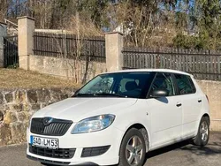 Weiß Gebraucht 2014 Skoda Fabia Ambition Limousine | 6.100 € (Fairer Preis)