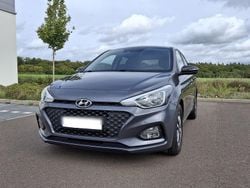 Grau Gebraucht 2020 Hyundai i20 Active Kleinwagen | 11.800 € (Fairer Preis)