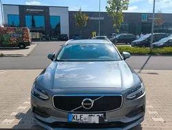 Grau Gebraucht 2018 Volvo V90 Momentum Kombi | 15.300 € (Fairer Preis)