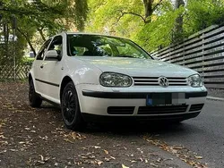 Weiß Gebraucht 2000 VW Golf IV Kleinwagen | 800 € (Guter Preis)
