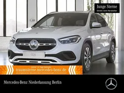 Weiß Gebraucht 2020 Mercedes GLA200 Style SUV | 28.990 € (Guter Preis)