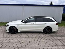 Weiß Gebraucht 2017 Mercedes C63 AMG AMG Kombi | 50.000 € (Etwas zu teuer)