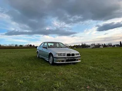Silber Gebraucht 1994 BMW 325 Limousine | 13.800 €