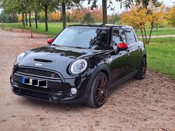 Schwarz Gebraucht 2015 Mini John Cooper Works Kleinwagen | 16.300 € (Fairer Preis)