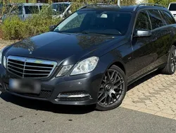 Grau Gebraucht 2012 Mercedes E220 Avantgarde Kombi | 7.999 € (Guter Preis)