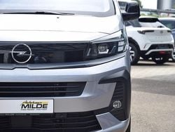 Grau Gebraucht 2024 Opel Zafira Life Business Van / Kleinbus | 38.990 € (Guter Preis)