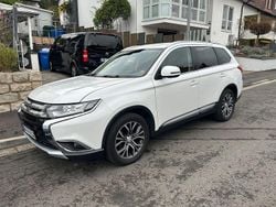Weiß Gebraucht 2016 Mitsubishi Outlander Plus SUV | 11.200 € (Fairer Preis)