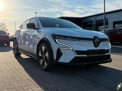 Weiß Gebraucht 2022 Renault Megane E-Tech Equilibre Limousine | 18.990 € (Fairer Preis)