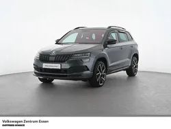 Quarzgrau metallic Gebraucht 2021 Skoda Karoq SportLine SUV | 25.760 € (Fairer Preis)