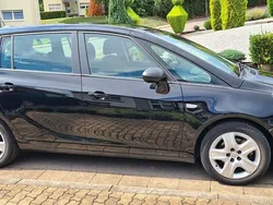 Schwarz Gebraucht 2017 Opel Zafira Edition Van / Kleinbus | 12.900 € (Fairer Preis)