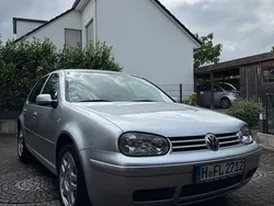 Silber Gebraucht 2002 VW Golf IV Comfortline Limousine | 3.700 € (Teuer)