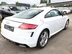 Gletscherweiß gletscherweiß Gebraucht 2019 Audi TT S-Line Coupé | 32.156 € (Etwas zu teuer)