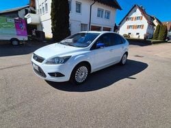 Weiß Gebraucht 2008 Ford Focus Ghia Limousine | 2.500 € (Guter Preis)