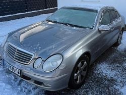 Beige Gebraucht 2002 Mercedes E220 Limousine | 1.500 € (Superpreis)