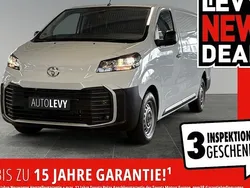 Weiß Gebraucht 2024 Toyota Proace Van | 32.490 €