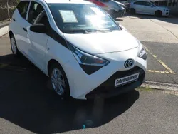Weiß Gebraucht 2020 Toyota Aygo Business Edition Kleinwagen | 10.890 € (Fairer Preis)