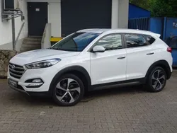 Weiß Gebraucht 2016 Hyundai Tucson Premium SUV | 16.999 € (Fairer Preis)