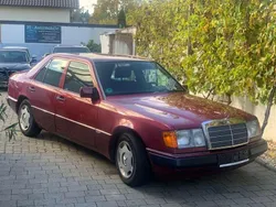 Rot Gebraucht 1993 Mercedes E220 Sportline Limousine | 4.999 €