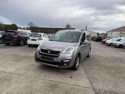 Gris artense Gebraucht 2017 Peugeot Partner Allure Van / Kleinbus | 7.990 € (Fairer Preis)