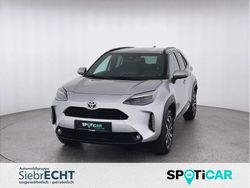 Silber (metallic) Gebraucht 2024 Toyota Yaris Hybrid SUV | 25.970 € (Fairer Preis)