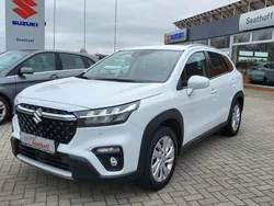 Weiß Gebraucht 2023 Suzuki SX4 S-Cross Comfort SUV | 23.990 € (Etwas zu teuer)