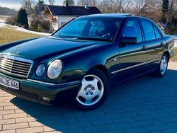 Grün Gebraucht 1996 Mercedes E230 Avantgarde Limousine | 6.666 €