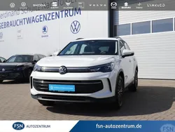 Weiß Gebraucht 2024 VW Tiguan Life SUV | 37.600 € (Fairer Preis)