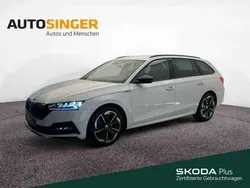 Moonweiss metallic Gebraucht 2024 Skoda Octavia SportLine Kombi | 32.880 € (Superpreis)