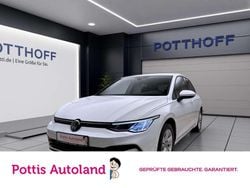 Weiß Gebraucht 2023 VW Golf Life Limousine | 23.977 € (Fairer Preis)