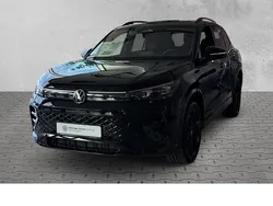 Deep black perleffekt (metallic) Gebraucht 2024 VW Tiguan R-line SUV | 47.977 € (Superpreis)