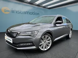 Grau Gebraucht 2022 Skoda Superb Kombi | 25.699 € (Fairer Preis)
