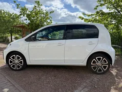 Weiß Gebraucht 2016 VW up! high up! Kleinwagen | 8.888 € (Fairer Preis)