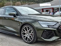 Grün Gebraucht 2023 Audi RS3 Sportback Ambiente Kleinwagen | 62.900 € (Teuer)