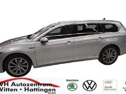 Pyritsilber metallic Gebraucht 2023 VW Passat GTE Kombi | 29.984 € (Guter Preis)