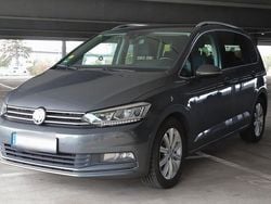 Grau Gebraucht 2017 VW Touran Highline Van / Kleinbus | 16.500 € (Fairer Preis)